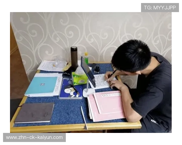 选手的职业病困扰：电竞选手的健康管理迫在眉睫。，职业电竞选手日常